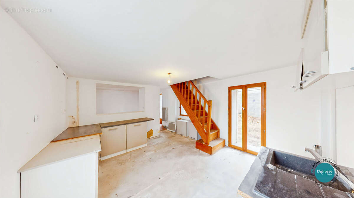 Maison à VAYRES-SUR-ESSONNE