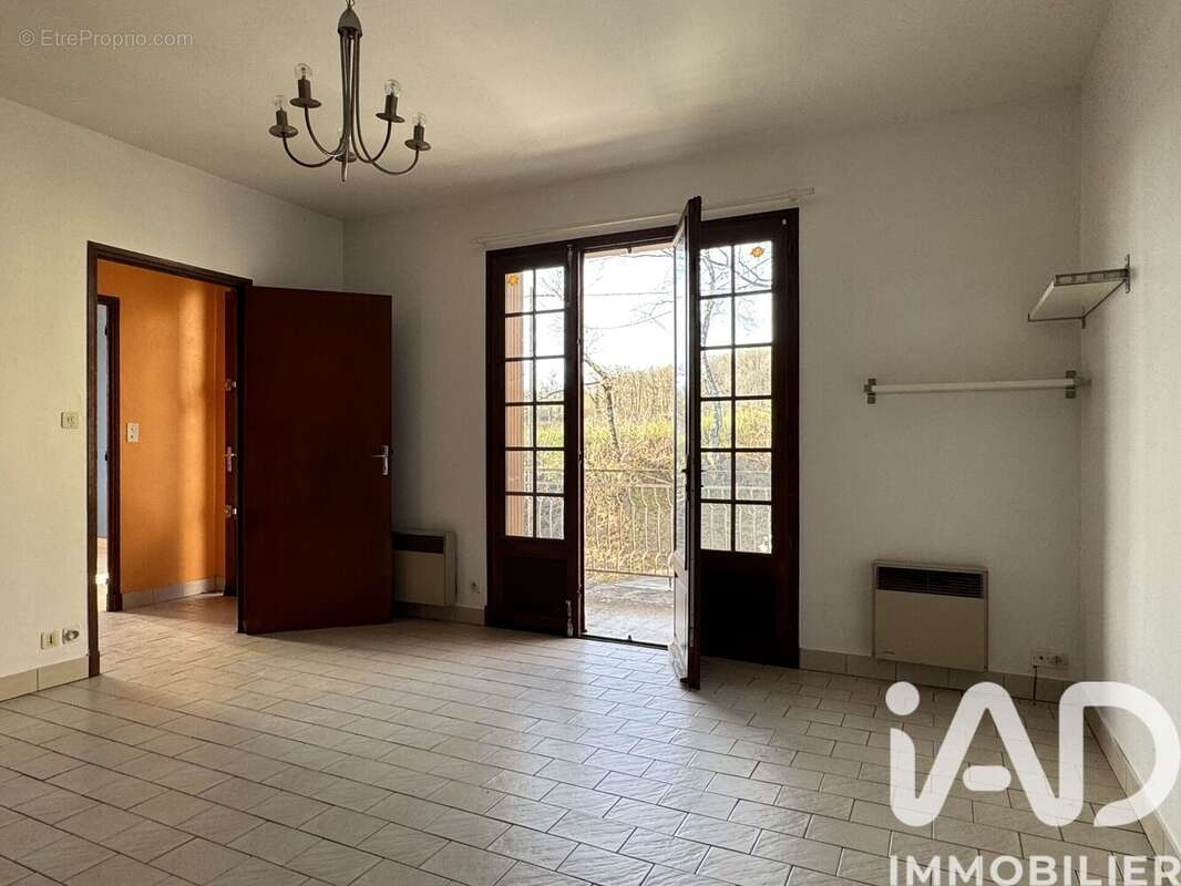 Maison 145 m² à Villefranche-De-Panat  - photo 6