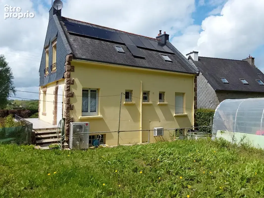 Maison à ROSTRENEN