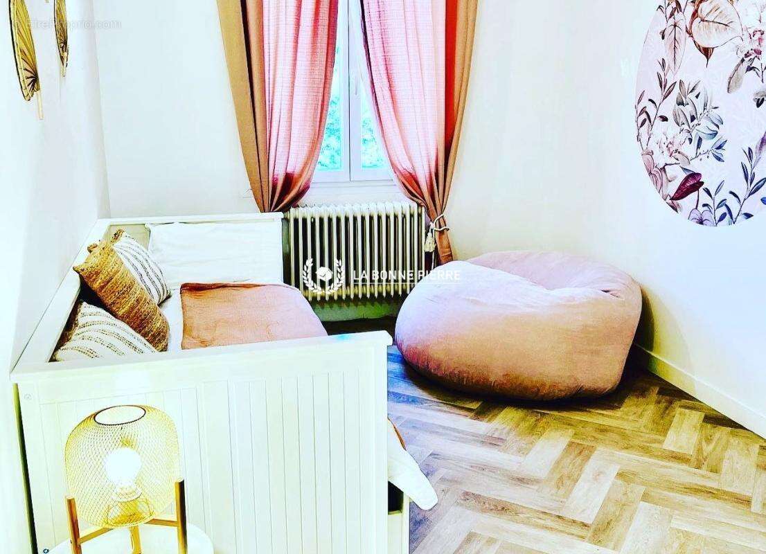 Commerce à L'ISLE-SUR-LA-SORGUE