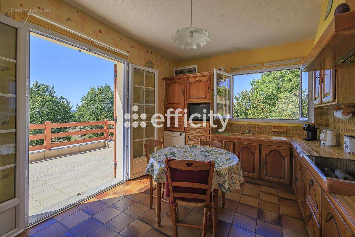 Maison 162 m² à Montpon-Menesterol  - photo 6