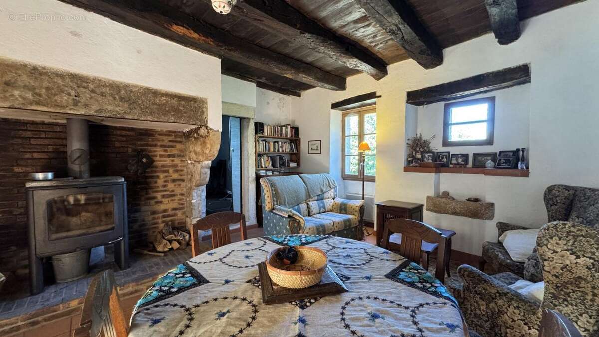 Maison à CALVIGNAC