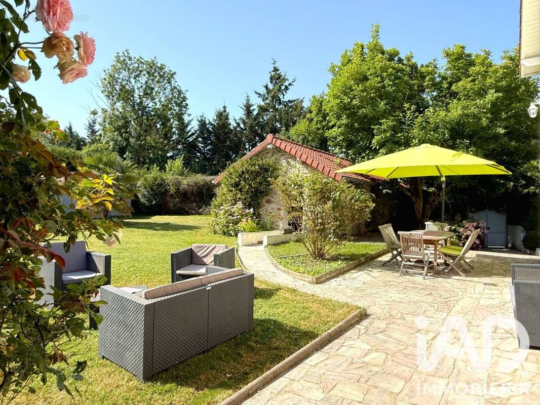 Photo 1 - Maison à MONTFORT-L'AMAURY