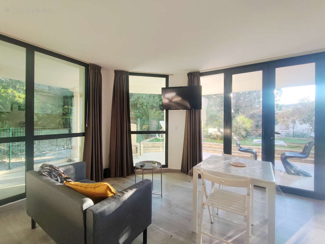 Appartement à CARRY-LE-ROUET