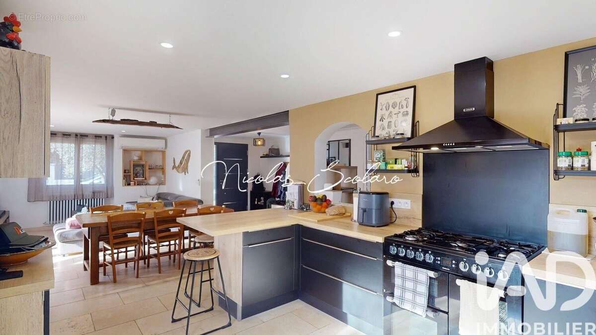 Photo 8 - Maison à ENTRAIGUES-SUR-LA-SORGUE