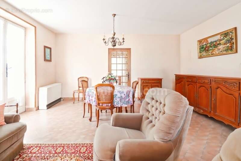 Maison à MAGNAC-LAVAL
