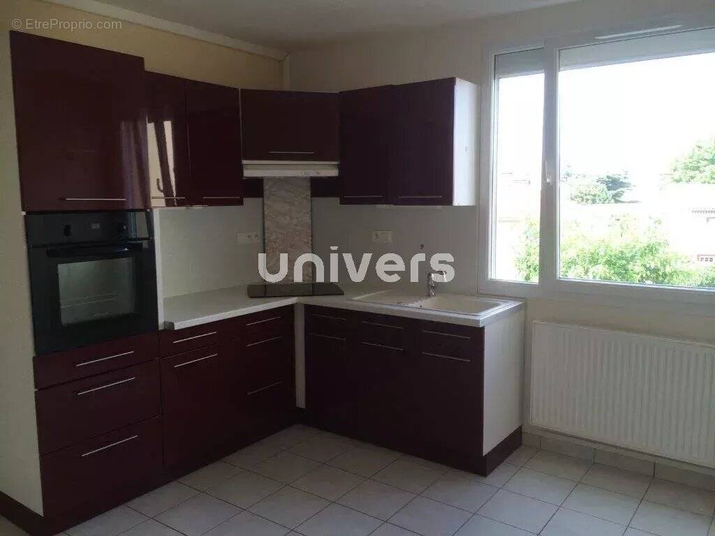 Appartement à GUILHERAND-GRANGES