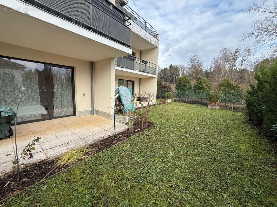 Appartement à CESSY