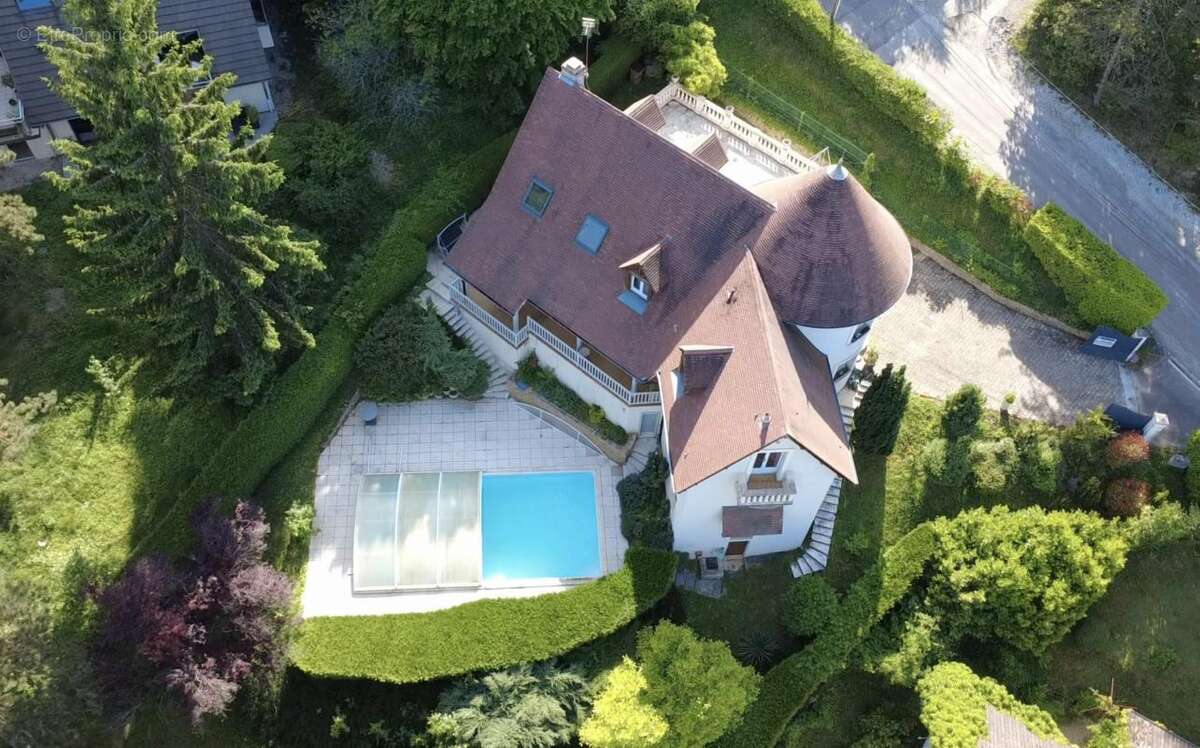 Maison à VELARS-SUR-OUCHE