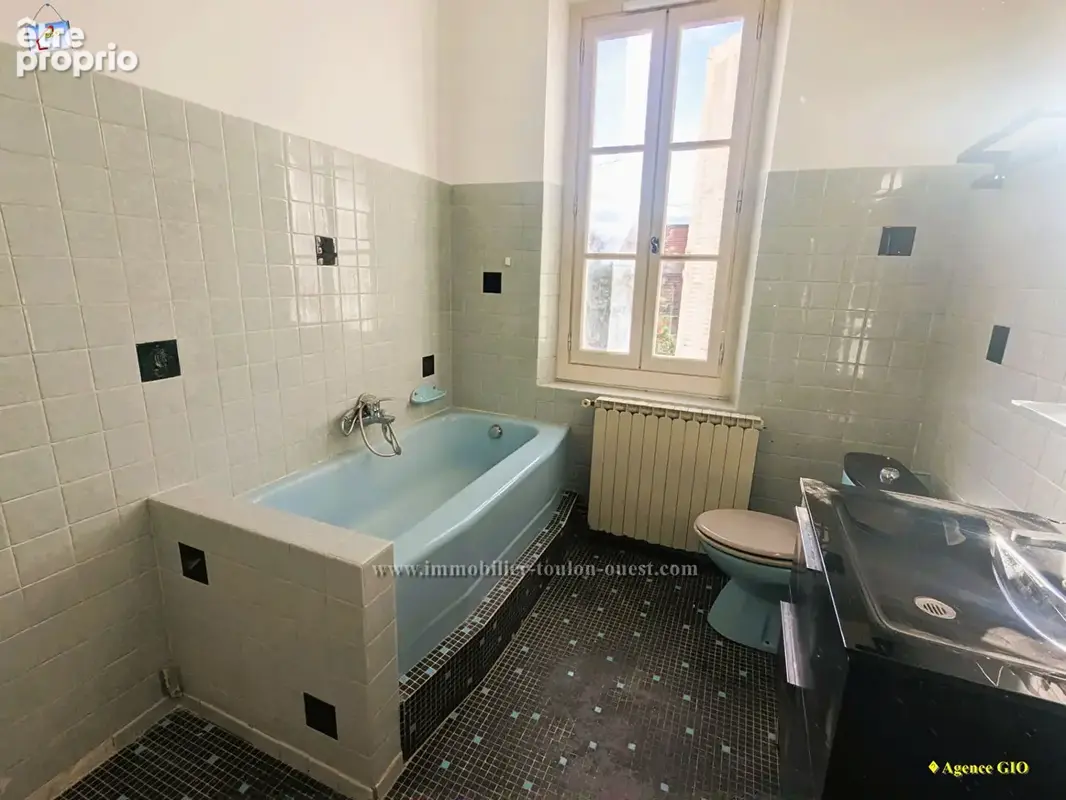 Toulon ouest - maison individuelle de 149 m² - deux appartements - terrain  421 m² - photo 11
