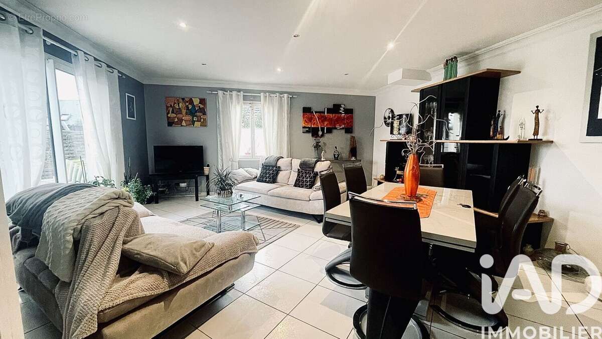 Photo 2 - Maison à JOUE-LES-TOURS