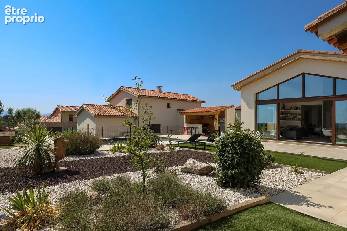 Villa 6 pieces de 2024   140 m2   piscine   dépendance   vue exceptionelle et totalement dégagée - photo 14