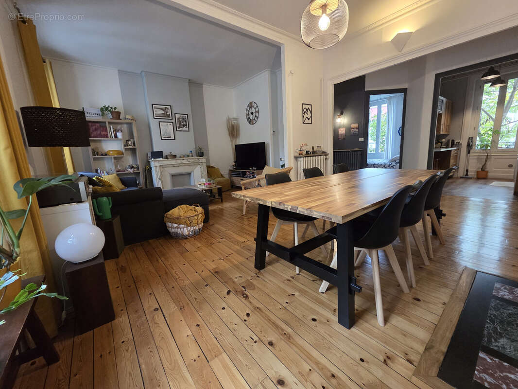 Appartement à SAINT-ETIENNE