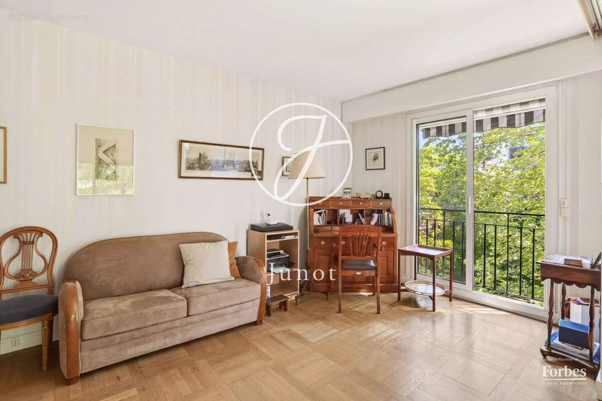 Appartement à VILLE-D'AVRAY