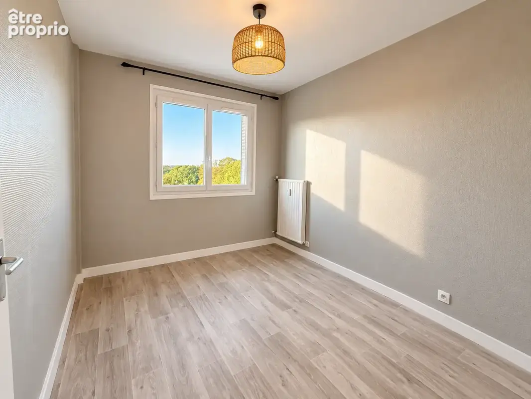 MARAVILLAS IMMOBILIER   Un T3 avec une vue exceptionnelle sur Lyon et les Monts d’Or - photo 6