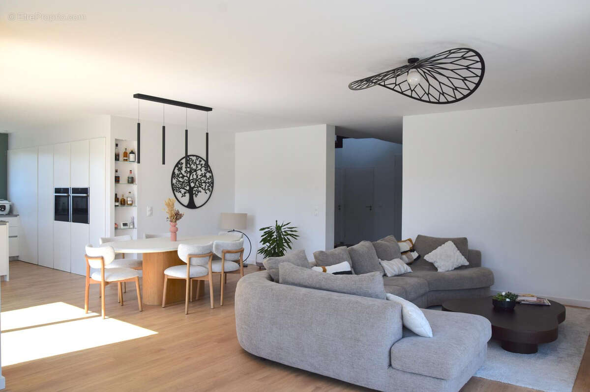 Magnifique maison récente-Camphin En Pevele- 249 m2-6 CHAMBRES - photo 4