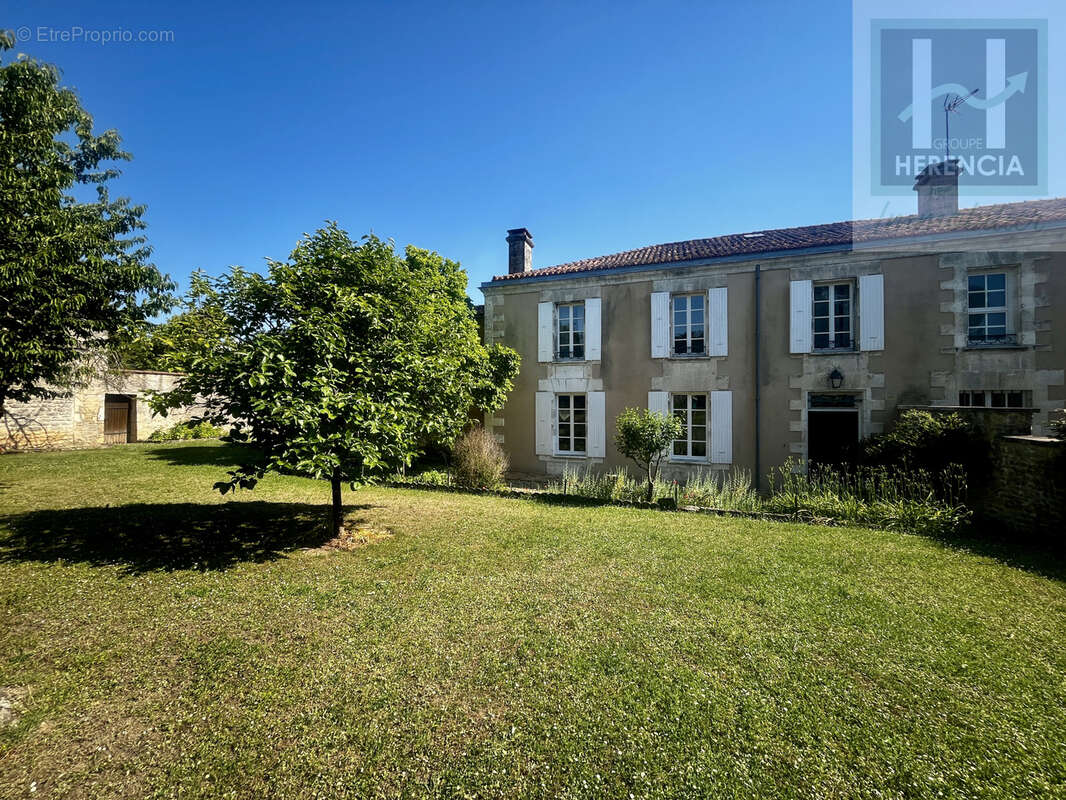 Maison à ANAIS