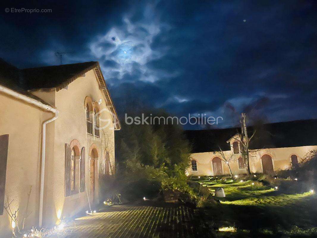 Maison 170m2 avec bâtiment annexe et dépendances sur 1,6 Ha - photo 9