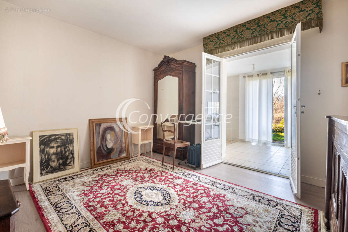 Maison à SAINT-GERMAIN-LES-BELLES