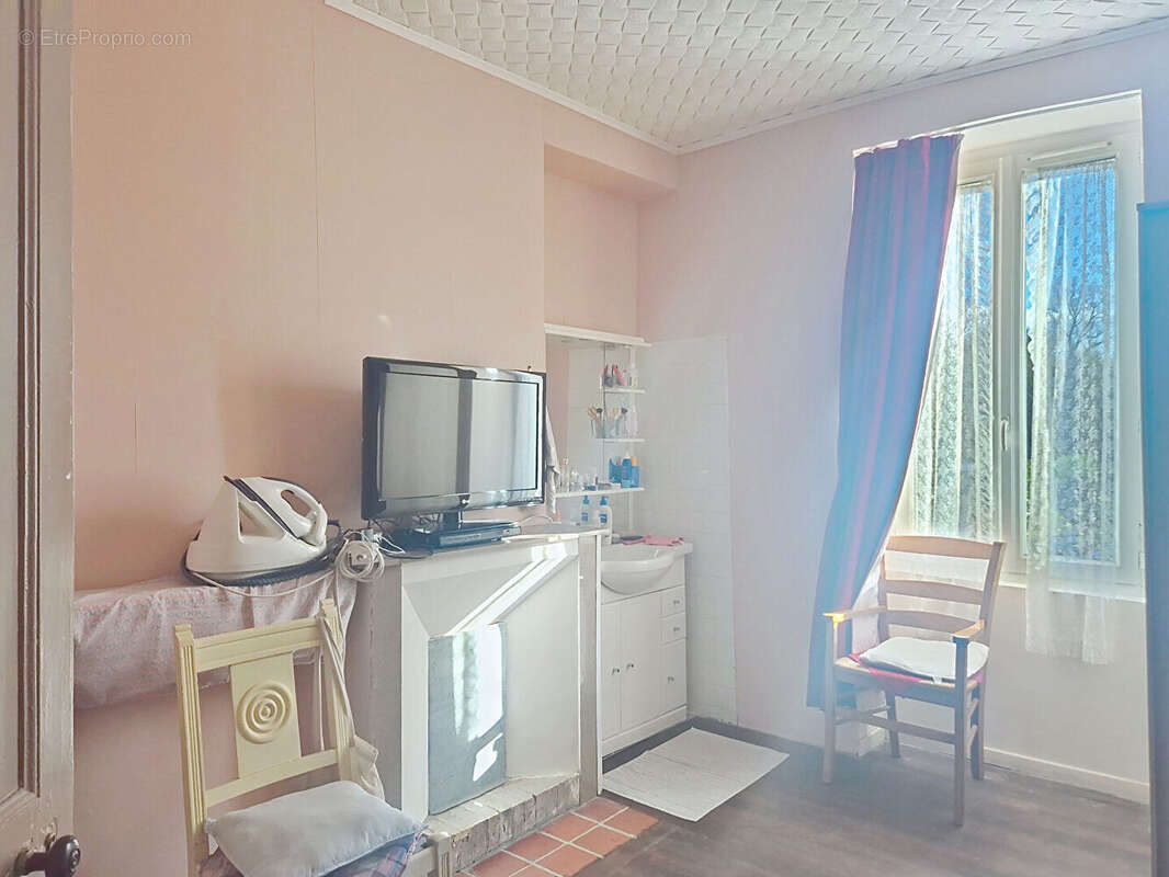 Maison à CHICHEBOVILLE