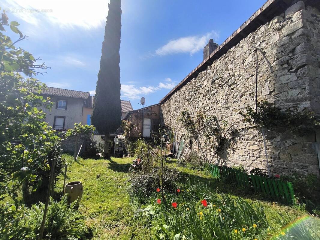 Maison à SAINT-JUNIEN