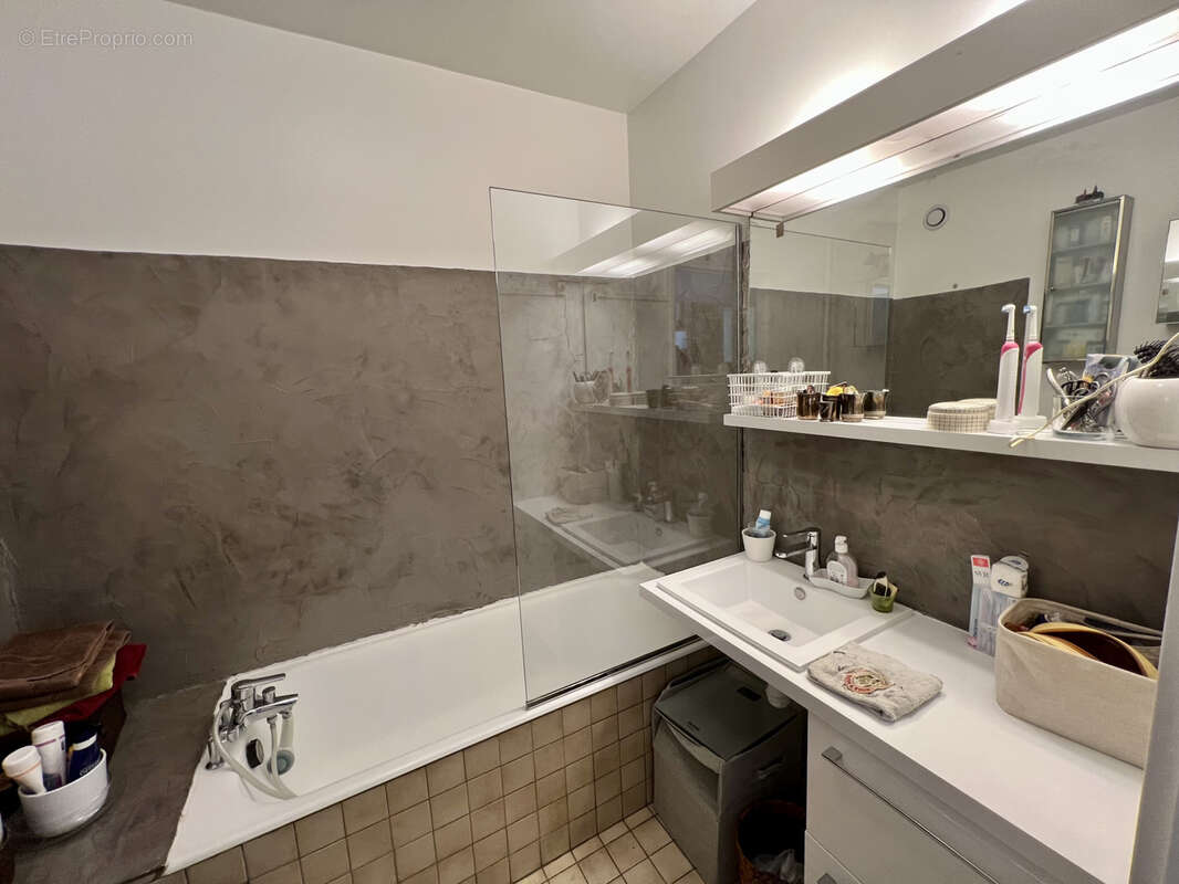 Appartement à PARIS-14E