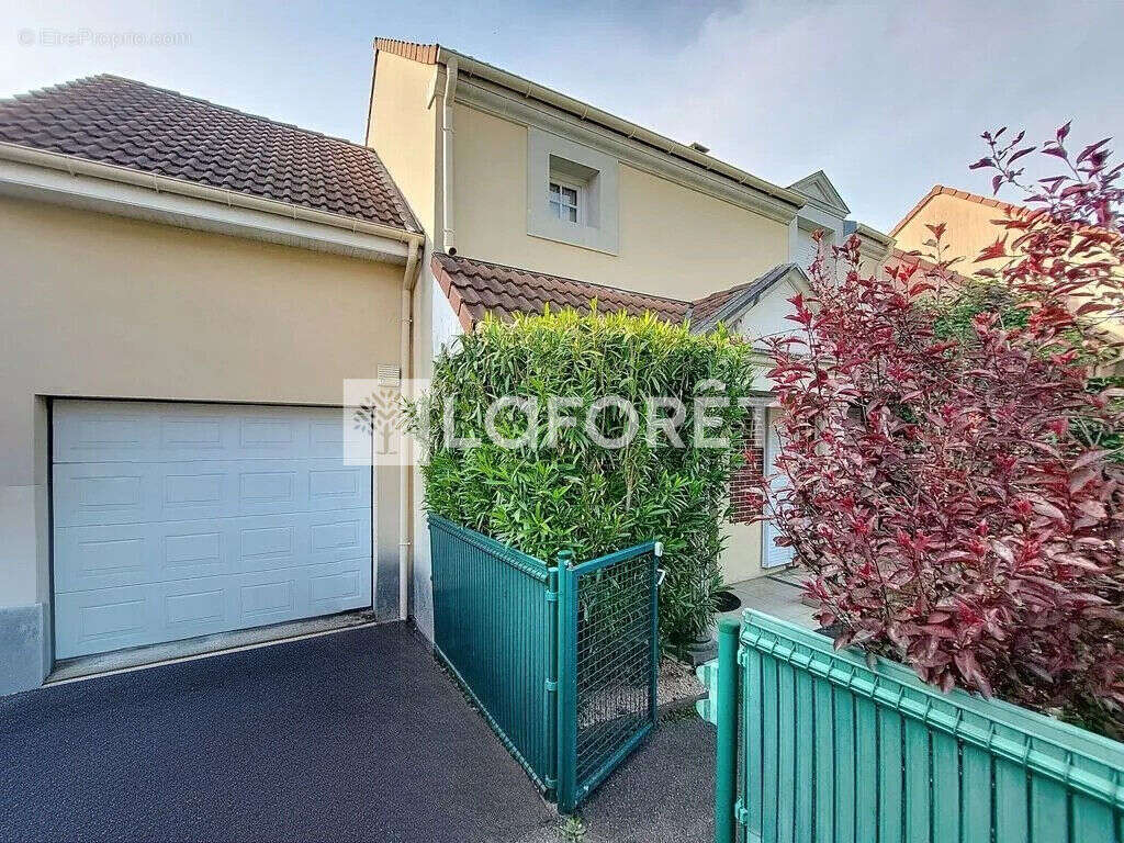 Maison à VERNEUIL-SUR-SEINE