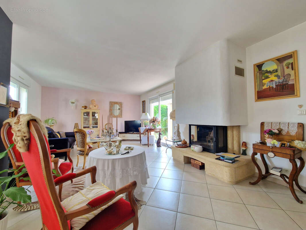 Maison à MONTMIRAT