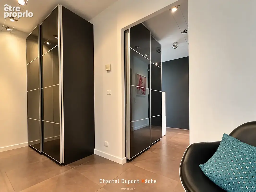 CHARTRES GARE A PIED - Maison contemporaine de 2005, 258m2 habitables, jardin et double garage ! - photo 9