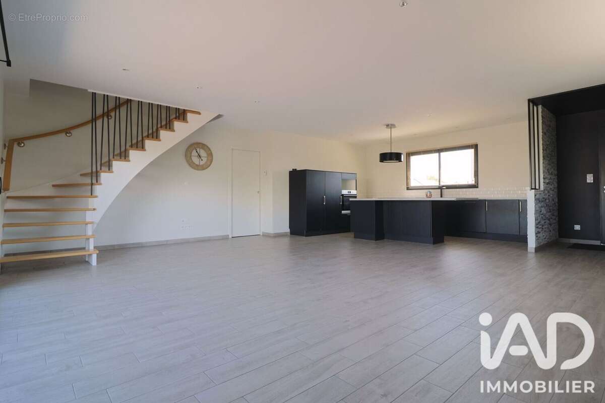 Maison 124 m² à Ligne  - photo 4
