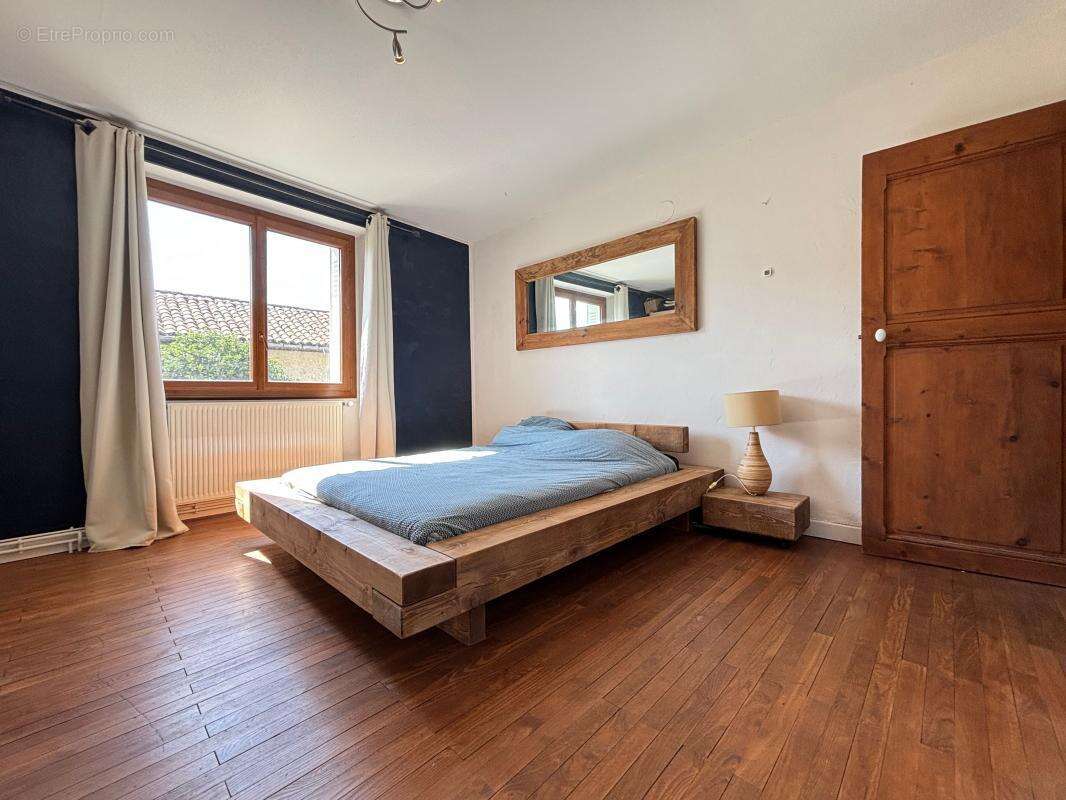 Maison à SAINT-ETIENNE-DE-CROSSEY