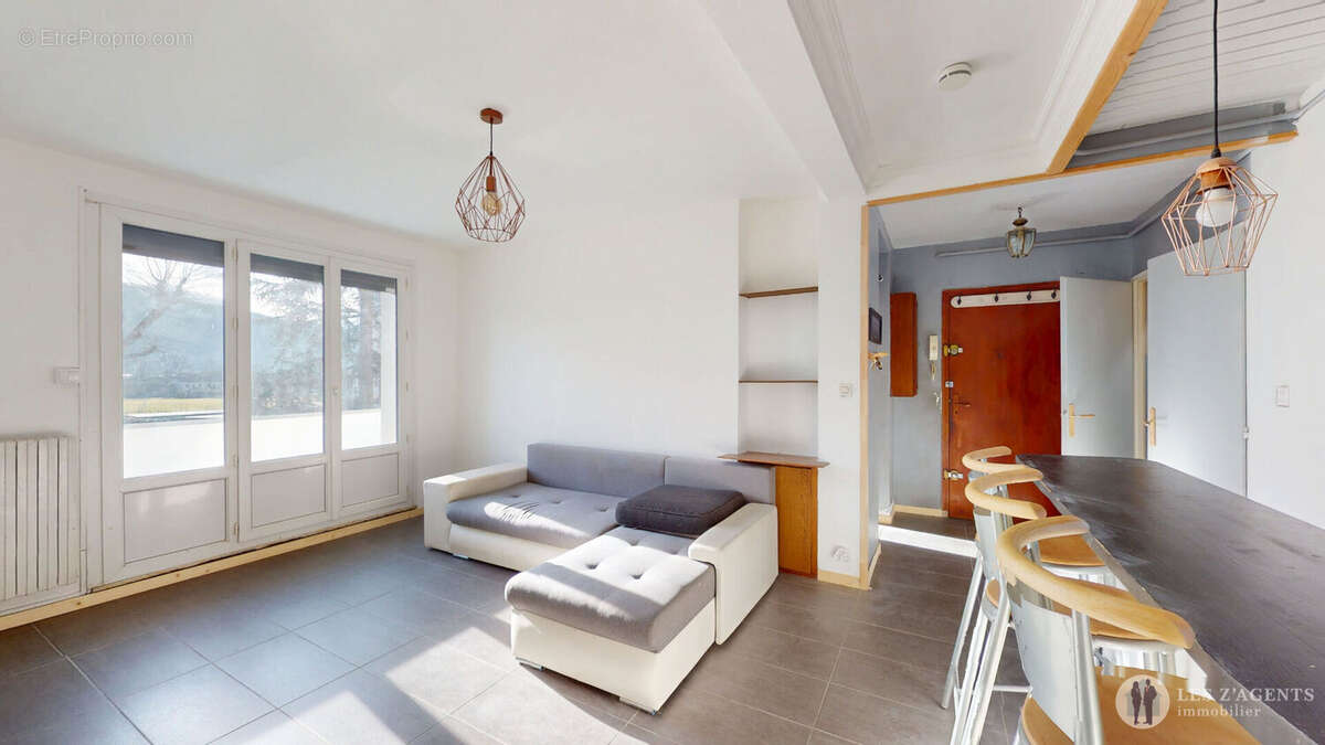Appartement à SAINT-MARTIN-D'HERES
