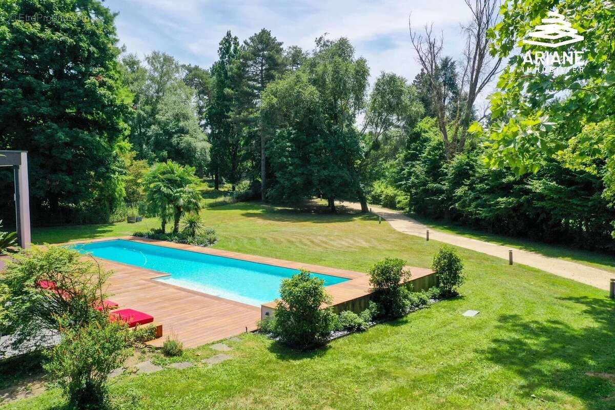 Maison à SAINT-GENIS-LAVAL