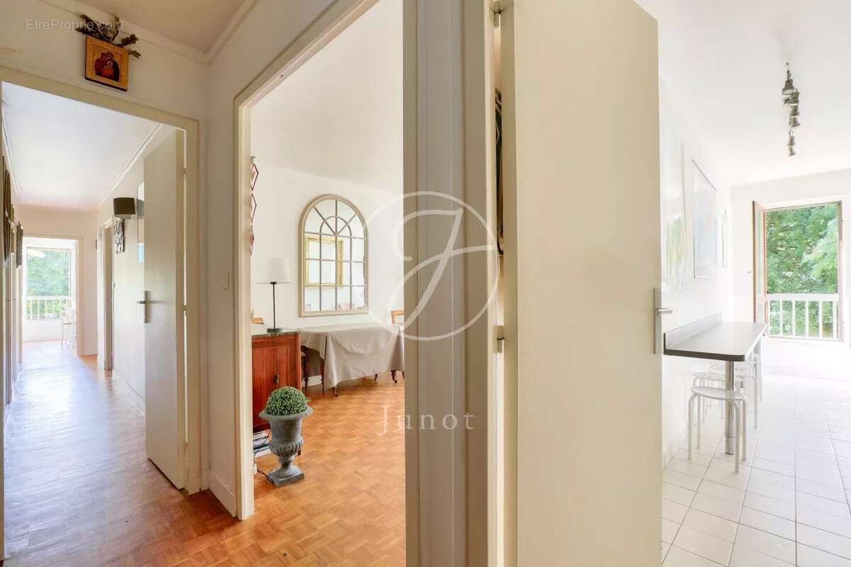 Appartement à VERSAILLES