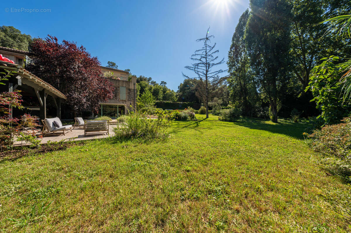 Appartement à LA COLLE-SUR-LOUP