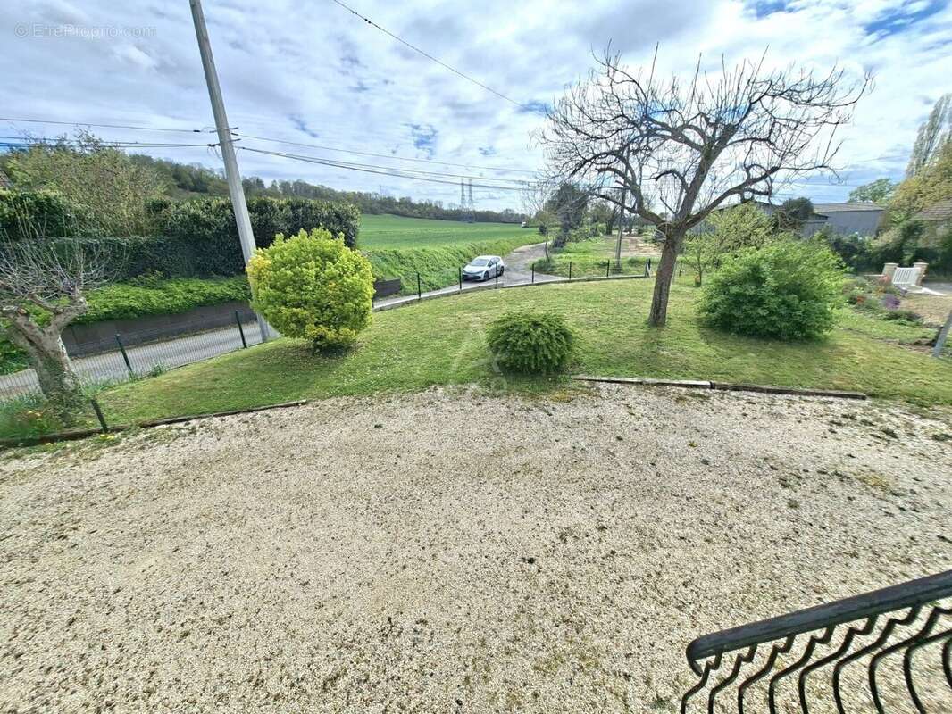 Maison à VARENNES-VAUZELLES