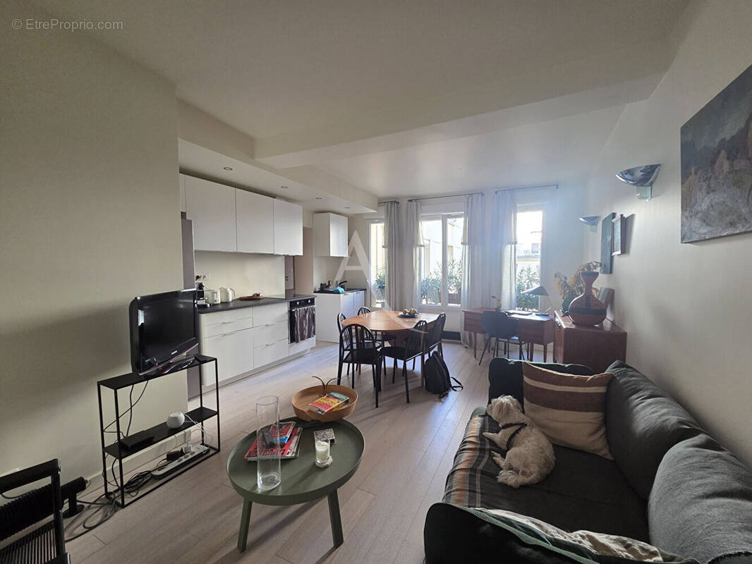 Appartement à PARIS-11E