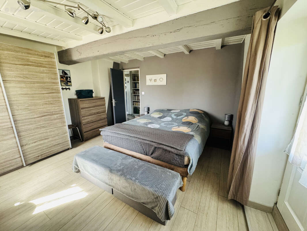 Maison à SENS-SUR-SEILLE