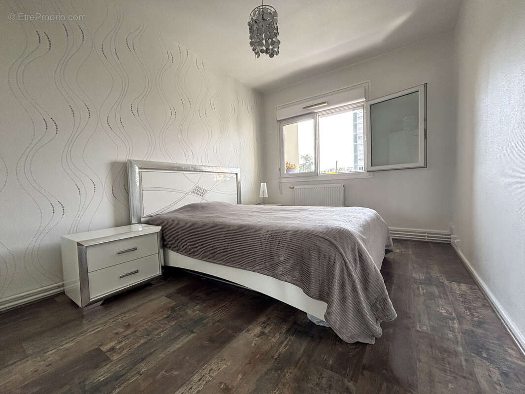 Appartement à SAINT-GENIS-LAVAL