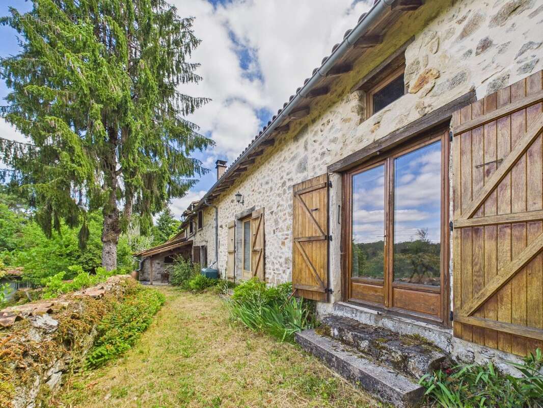 Maison en pierre  avec maison d'amis indépendante dans un hameau paisible - photo 17