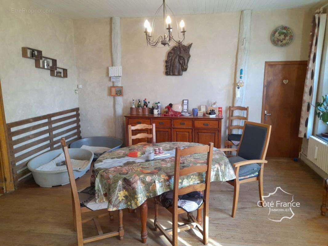 Maison à LA CAPELLE