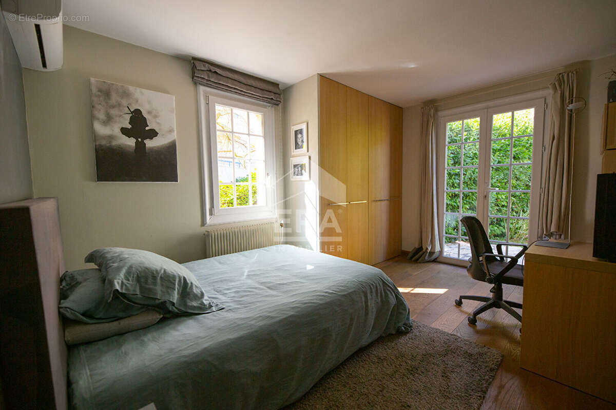 Maison à MANDELIEU-LA-NAPOULE