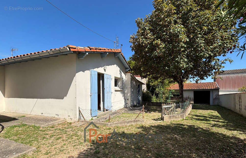 Maison à VAUX-SUR-MER