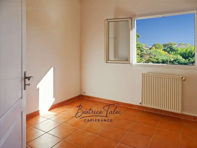 Appartement à LA FARE-LES-OLIVIERS