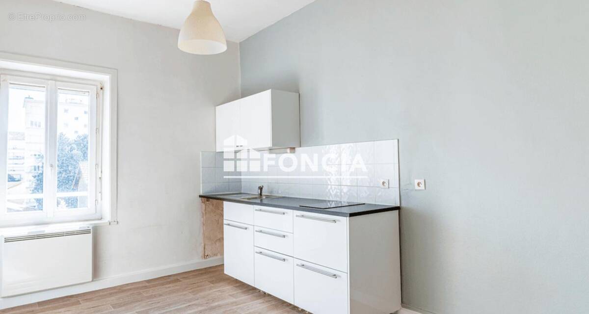 Appartement à LYON-8E