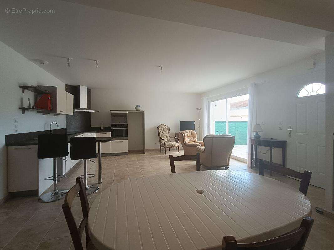 Maison à SAINT-GEORGES-DE-DIDONNE