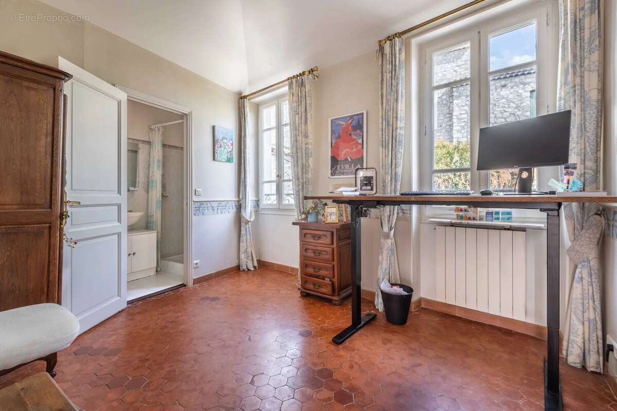 Maison de caractère 8P/ 354 m² – Vue panoramique / 6 suites / appartement 2P indépendant / terrain 1041 m² / 25 min de Nice - photo 24