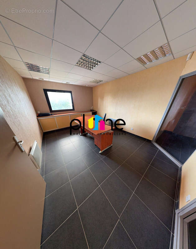 Commerce à COURRIERES