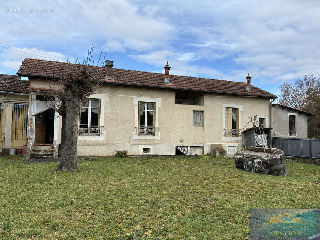 Maison à PONTACQ