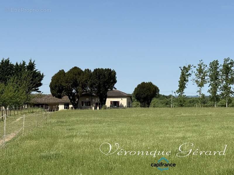 Maison à LAUZUN